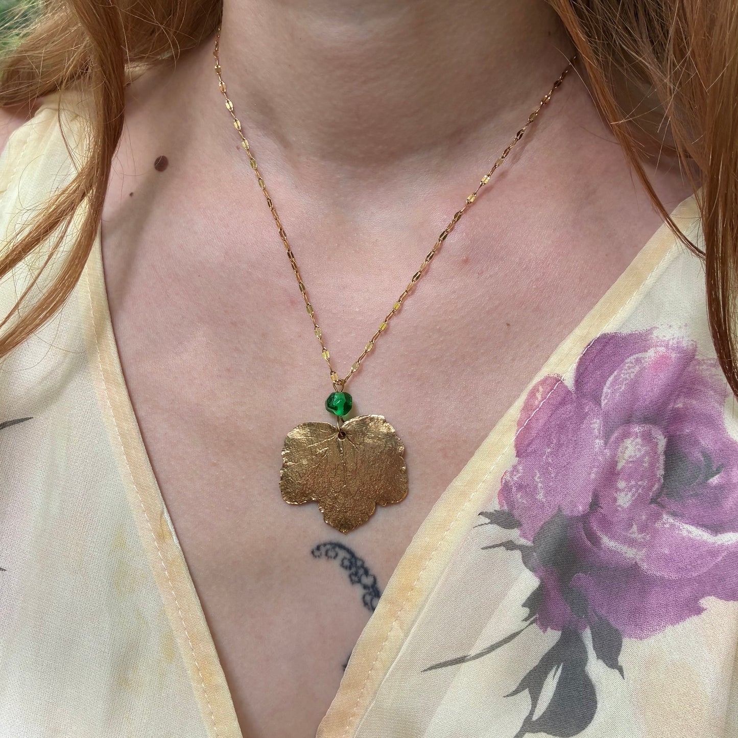 Collier feuille de lierre bronze doré