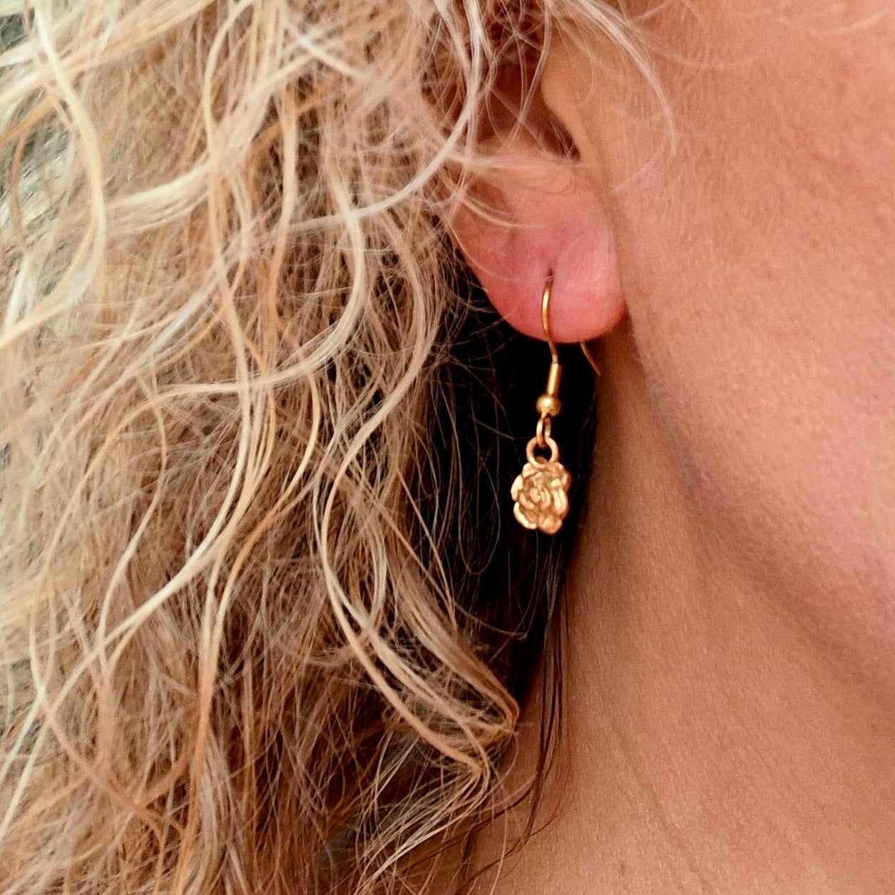 Boucles d'oreilles Rose bronze doré