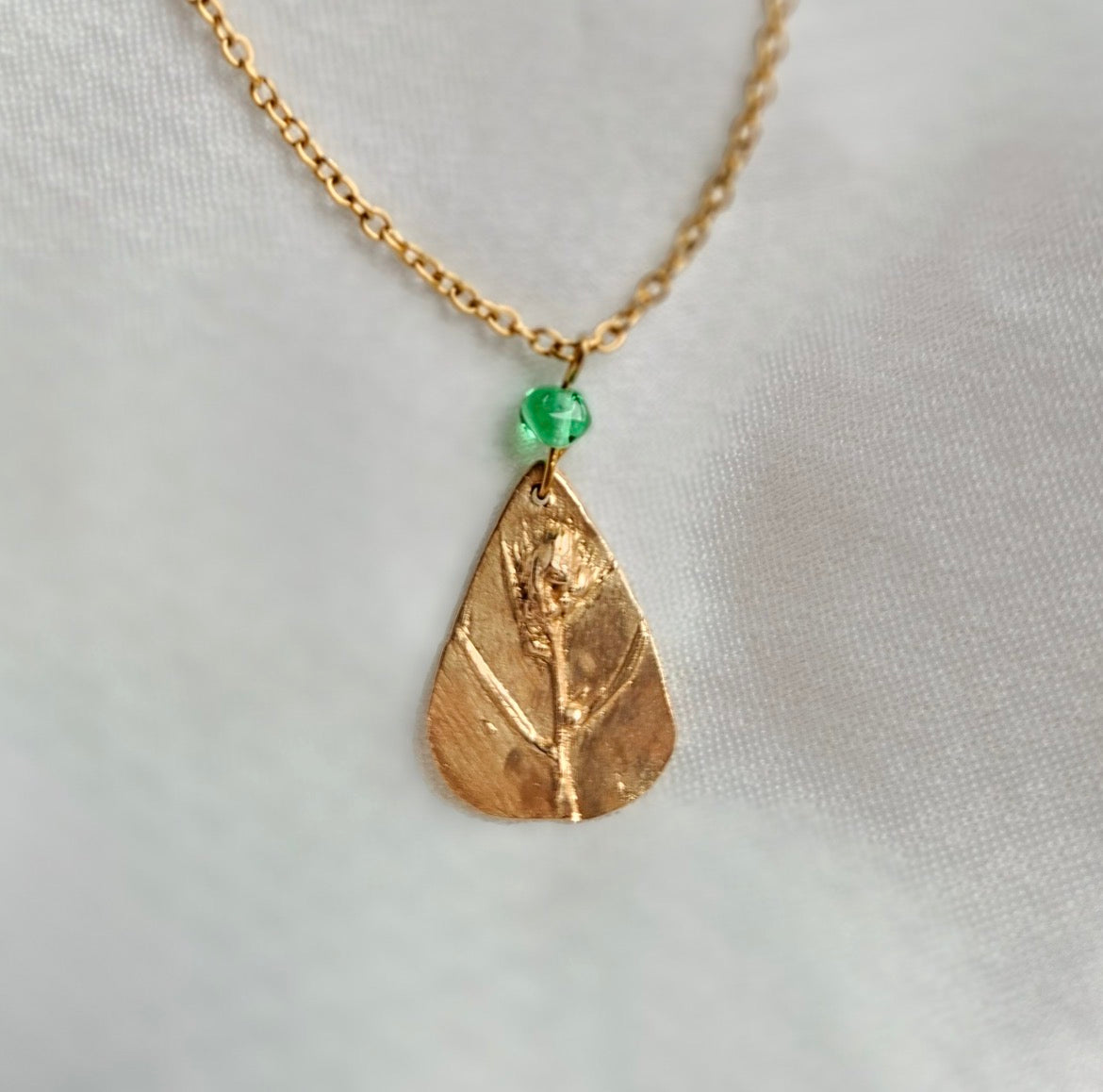 Collier Melody bourgeon bronze doré