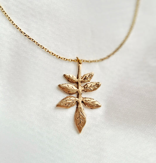 Collier branche de hêtre bronze doré