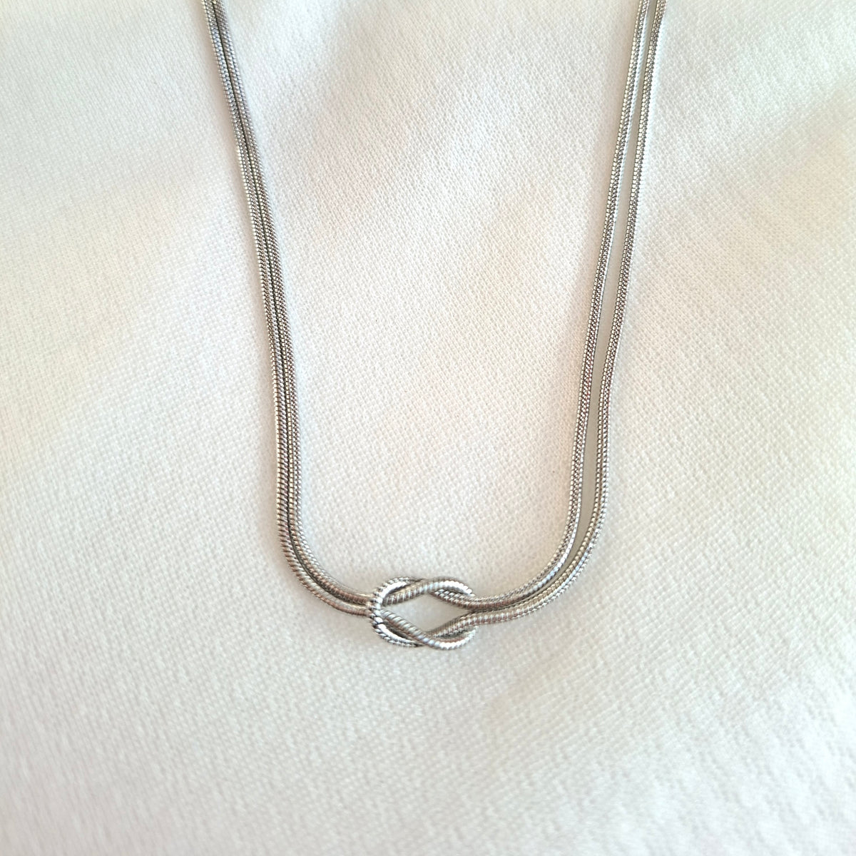 Collier Ina